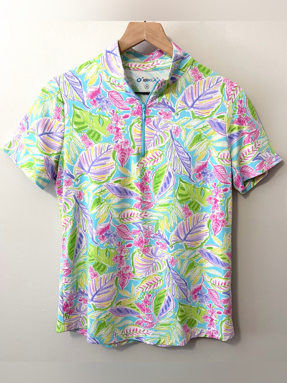 IBKUL Short Sleeve Mock Neck Top Tropical Floral Print